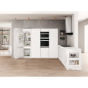 WHC18 T573 вбудований холодильник Whirlpool із зоною свіжості