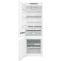 SP40 801 EU вбудований холодильник Whirlpool ширина 69 см , об'єм 400 л