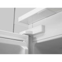 SP40 801 EU вбудований холодильник Whirlpool ширина 69 см , об'єм 400 л