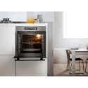 AKZ96230S духова шафа Whirlpool з каталітичним очищенням